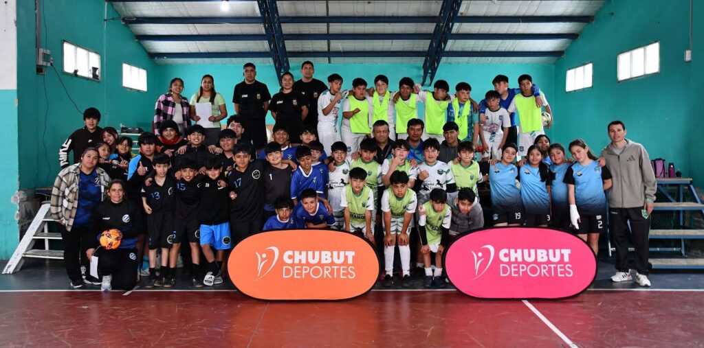 Gobernador Costa participó de la segunda etapa de los Juegos Comunales 2025